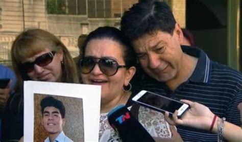 Familiares Y Amigos Despiden Al Joven Asesinado Por Rugbiers En Villa
