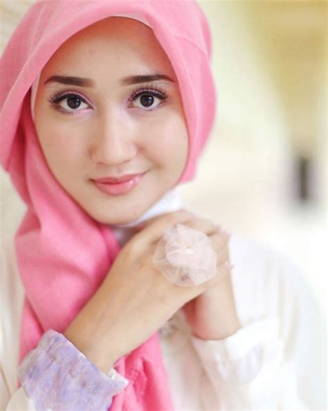 Gallery Photo Cute Indonesian Teen With Hijab Beautiful