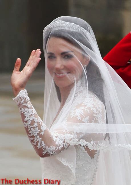 Royal Wedding Rewind A Closer Look At Kate Middletons Wedding Gown