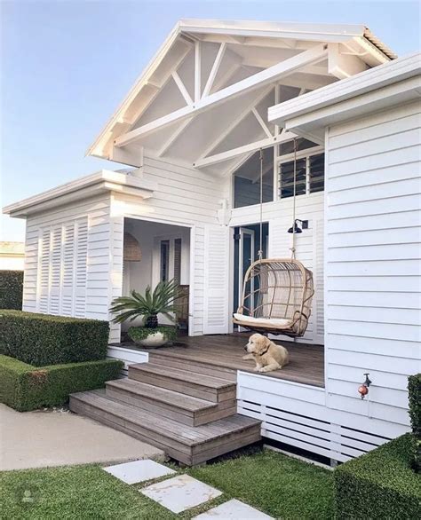 51 Gorgeous And Inviting Farmhouse Front Porch Decorating Ideas 30