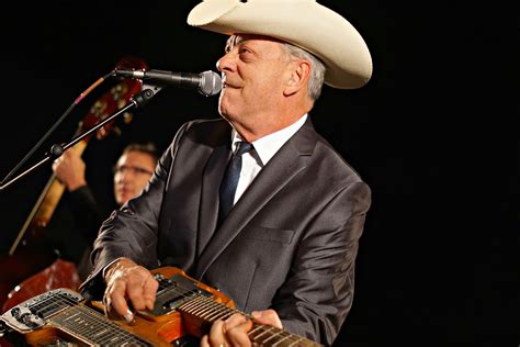 Junior Brown was the very definition of cool this weekend | I Heart Local Music