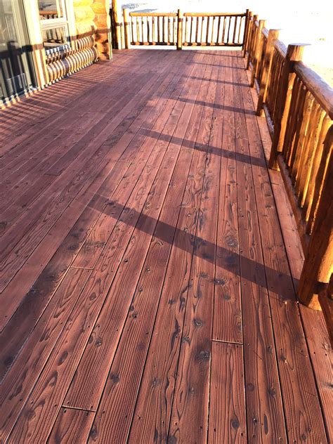 The perfect fence stain will enhance the look of your fence and protect it from the elements. What is the Best Deck Stain? | Best Deck Stain Reviews Ratings
