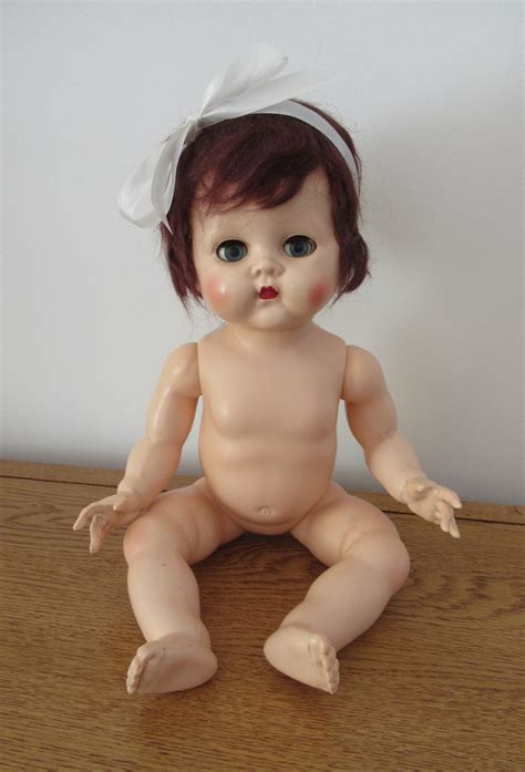 1950s Lovely Pedigree Hard Plastic 16″ Original Wigged Baby Doll