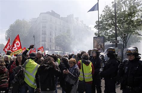 Yellow Vest Riots Erupt In France For The 24th Day Of Rage In A Row As Police Fire Tear Gas