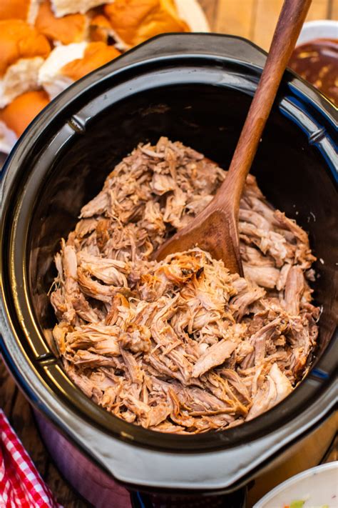 Easy Slow Cooker Pulled Pork Sandwiches The Magical Slow Cooker