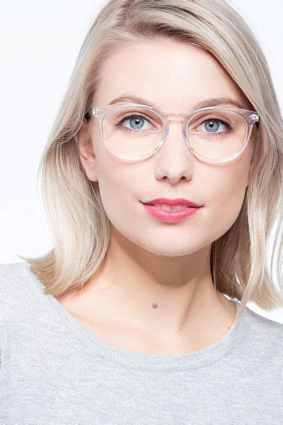 12 Eyewear Trends For Women In 2021 You Should Know About Eyewear Trends Glasses Trends Eyewear
