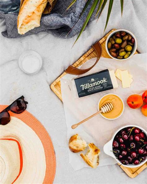 Romantic Picnic Ideas For Couples What To Pack — Zestful Kitchen