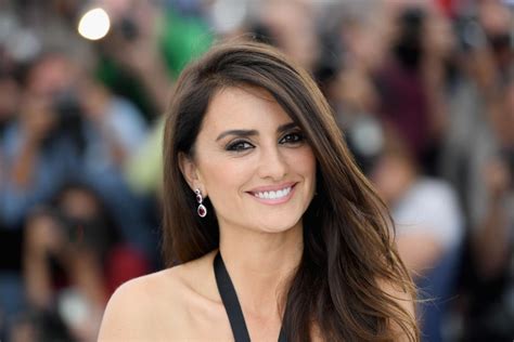 Penélope Cruz Shares Makeup Free Selfie And Her Skin Is Positively Glowing