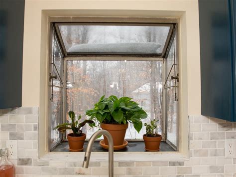 Potted Plants In Kitchen Bay Window Hgtv