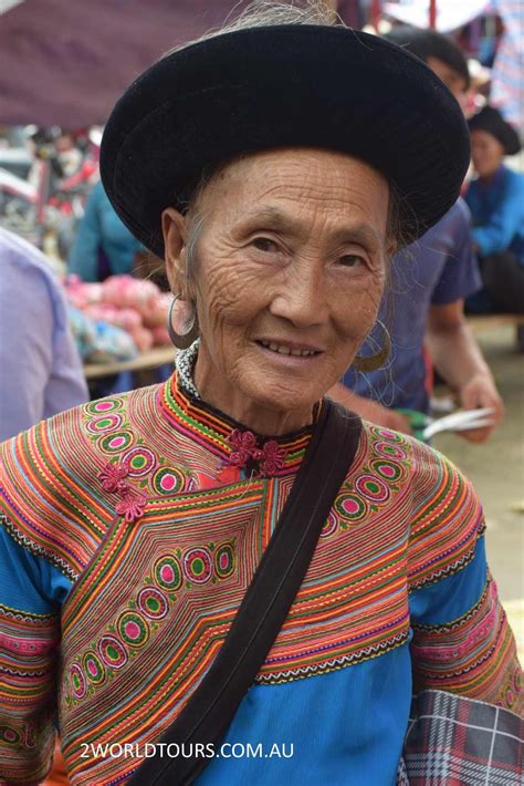 flower-hmong-woman-hmong-people,-vietnam,-textiles