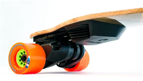 Boosteds V2 Electric Skateboards Go 12 Miles With Swappable Batteries
