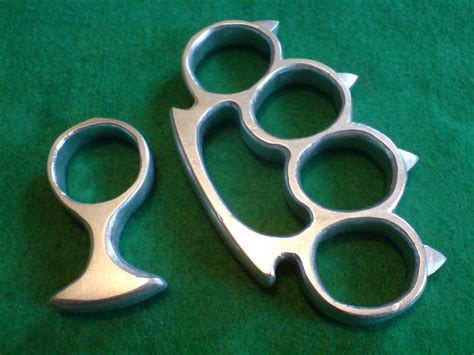 Weaponcollector S Knuckle Duster And Weapon Blog Small One Finger My