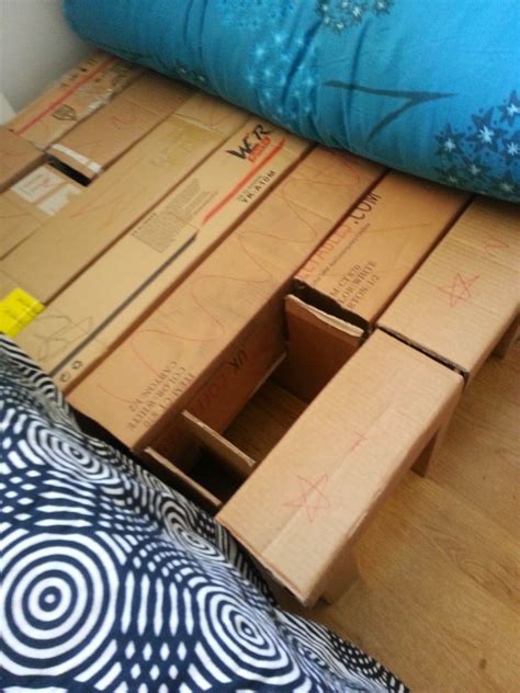 Artadium: Cardboard bed in 2020 | Cheap diy, Cardboard, Diy cardboard