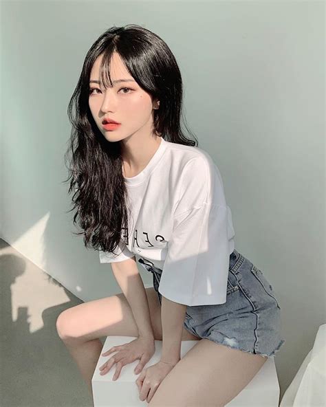 Instagram의 이하민마녀소굴님 “하미 앉아ㅏ” Poses Cute Korean Girl Ulzzang Girl