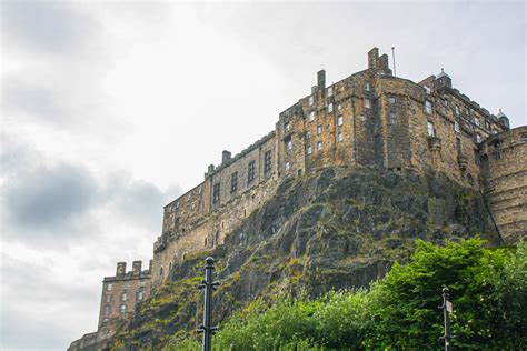 7 Top Things To Do In Edinburgh Scotland Flying Off The Bookshelf