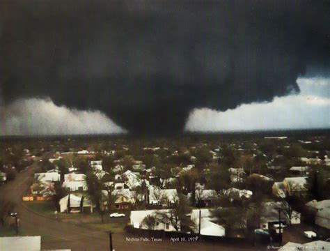 A Look At The Biggest And Deadliest Tornadoes Ef5s