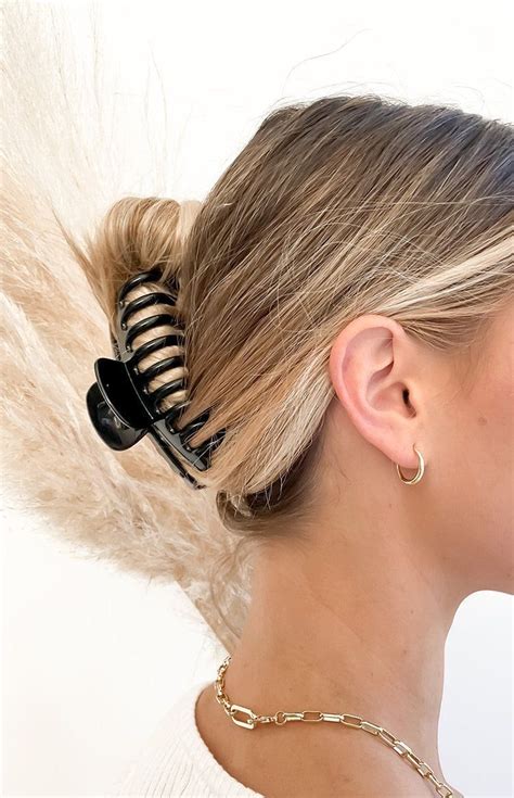 Stunning How To Use A Small Claw Clip With Thick Hair Trend This Years