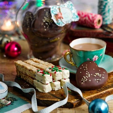 Good housekeeping is your destination for everything from recipes to product reviews to home decor inspiration. 20+ easy Christmas cookie and biscuit recipes | Christmas desserts easy, Spiced christmas ...