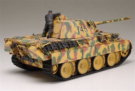 Tamiya 135 German Ww2 Panther Ausfd Tank Kit 35345