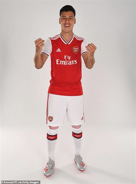 arsenal sign 18 year old brazilian starlet gabriel martinelli for £6m daily mail online