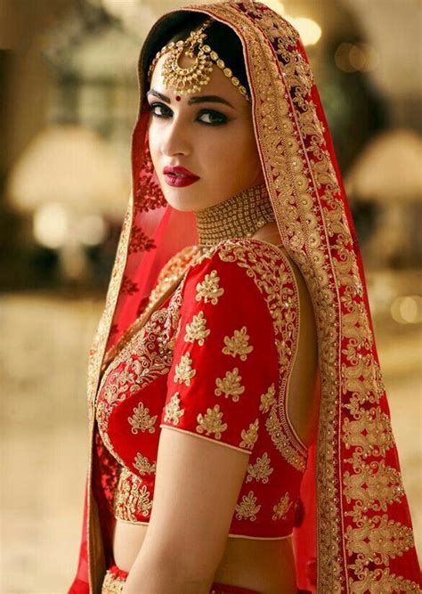 Pin By Sushmita Basu On Weddings Brides Outfits Beautiful