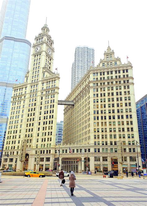 Tuesday Shares The Wrigley Building Downtown Chicago The Chicago Files