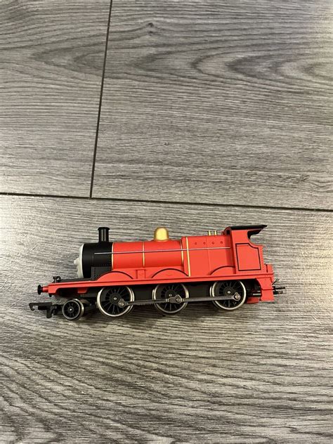 Hornby Thomas And Friends James Passenger Electric Train Set Ebay