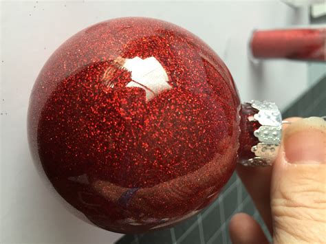 Amazingly Quick and Easy Glitter Ornaments | Make: