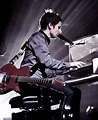 Matt Bell - MUSE! ♥ | Music pics, Matthew bellamy, Playing piano