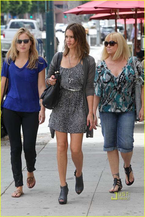 Photo Jessica Alba Mommy Break With Mom 12 Photo 2483543 Just Jared Entertainment News