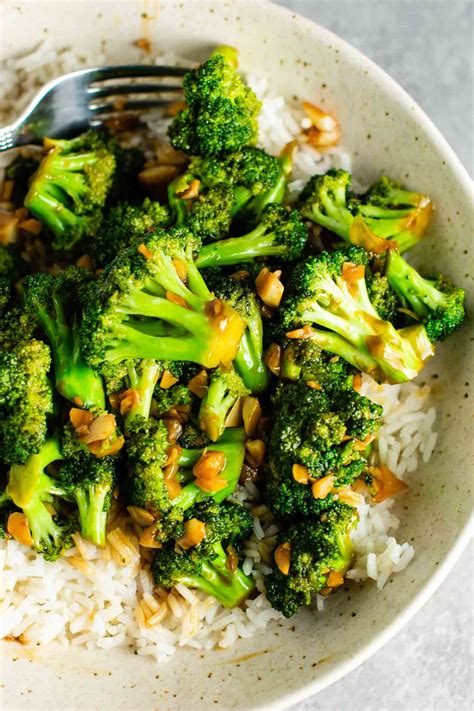 Steamed broccoli is super quick and simple: Chinese takeout style broccoli with garlic sauce recipe! So easy to make and t… in 2020 ...