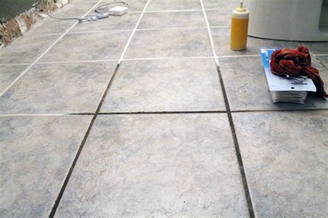 Light Gray Floor Tile With Dark Grout