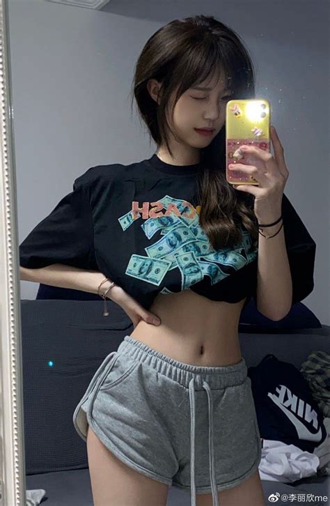𝘚𝘢𝘷𝘦 𝘧𝘰𝘭𝘭𝘰𝘸 In 2022 Korean Girl Fashion Skinny Girl Body Skinny Inspiration