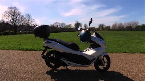 The pcx125 is designed to get you where you want to be in the city, and look good as it does. HONDA PCX 125 UPDATE REVIEW 2016 - YouTube