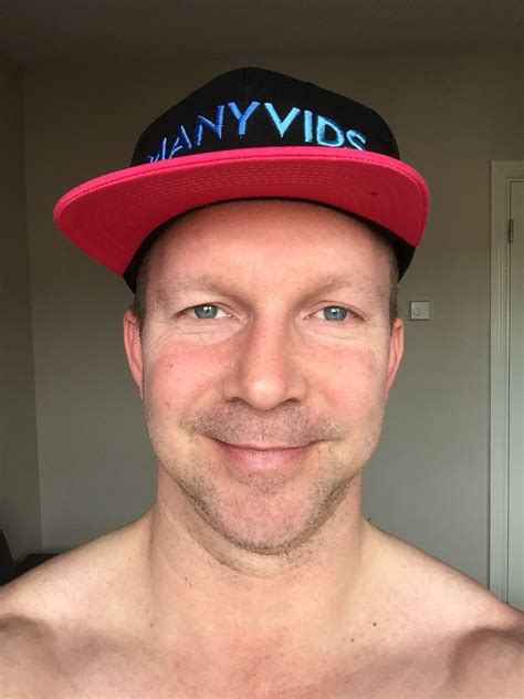 Brandon Iron On Twitter I Have Many Vids On Manyvids Drop By Say Hi Https T Co