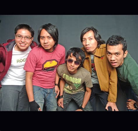 Nama panggilan sayang yang lucu serta unik selanjutnya adalah pinky, kata ini adalah plesetan dari pink atau merah jambu. frontmusic: 13 Group Musik Indonesia Dengan Nama Group ...
