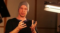 Tatortreiniger - Regisseur Arne Feldhusen über Bjarne Mädel - YouTube