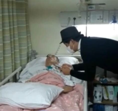 Tv.sbs.co.kr/goshow/ 최신 영상 더보기 : 뇌출혈 투병' 이외수, 콧줄 달고 이 악물고 버티고 있어"