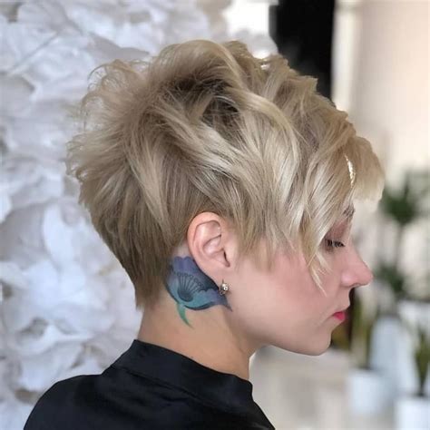 Trust us, rocking a fresh new pixie cut is the best way to spice up an ordinary 'do for 2020. 10 Stylish Pixie Haircuts for Women - New Short Pixie ...