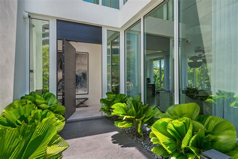 Piero Lissoni Brings Italian Craftmanship To A Private Villa In Miami Beach