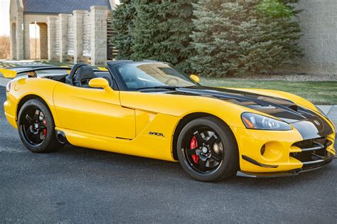 Auction Ultra Rare 2010 Dodge Viper Srt 10 Acr Roadster In Race Yellow