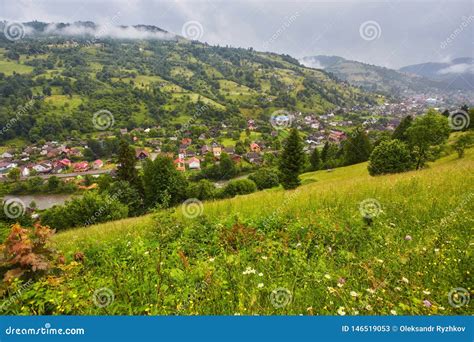 Paesaggio Di Mountain Village Villaggio Di Mountain Green Valley