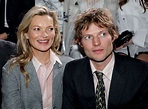 Kate Moss clarifies relationship status with appearance of new diamond ...