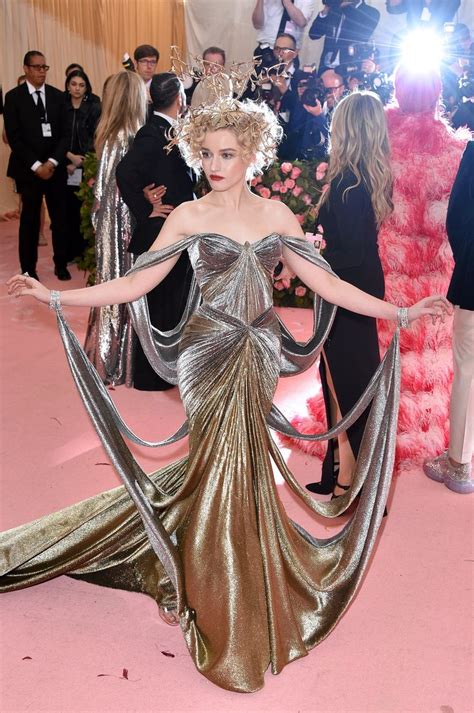 Julia Garner At The 2019 Met Gala Met Gala Looks Julia Garner Met Gala