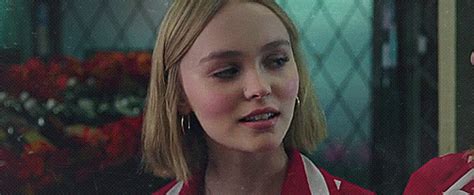 Spiderliliez Lily Rose Depp As Colleen Collette Tyler Posey