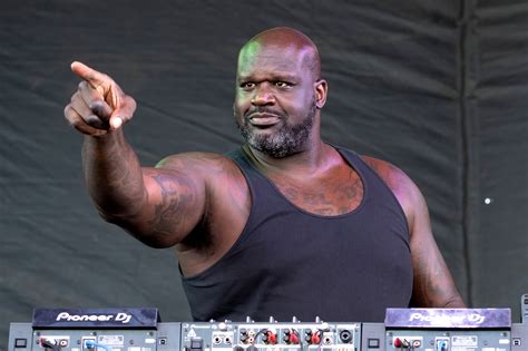 Shaquille Oneal Rips Off His Shirt During Workout Flashes Toned Abs