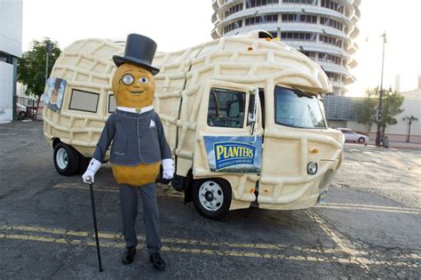 Planters Nutmobile A Peanut Shaped Vehicle Helps Mr Peanut Tour