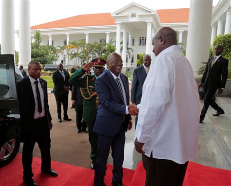 Rais Magufuli Atua Uganda Akutana Na Museveni Ikulu Ya Entebbe