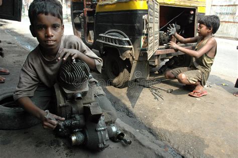 Travail de l Inde d enfant photo stock éditorial Image du indien 9886713