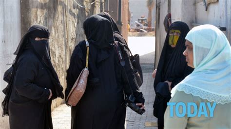 Canton Ticino Multe Fino A 10mila Franchi Per Chi Indossa Burqa O Niqab